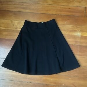 H&M women’s black mini skater skirt size XS with zipper